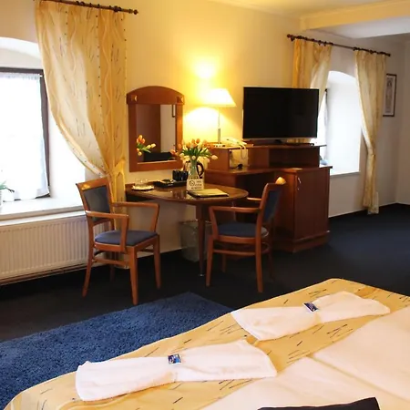Zamecky Hotel Zlaty Orel Hranice  Exterior photo
