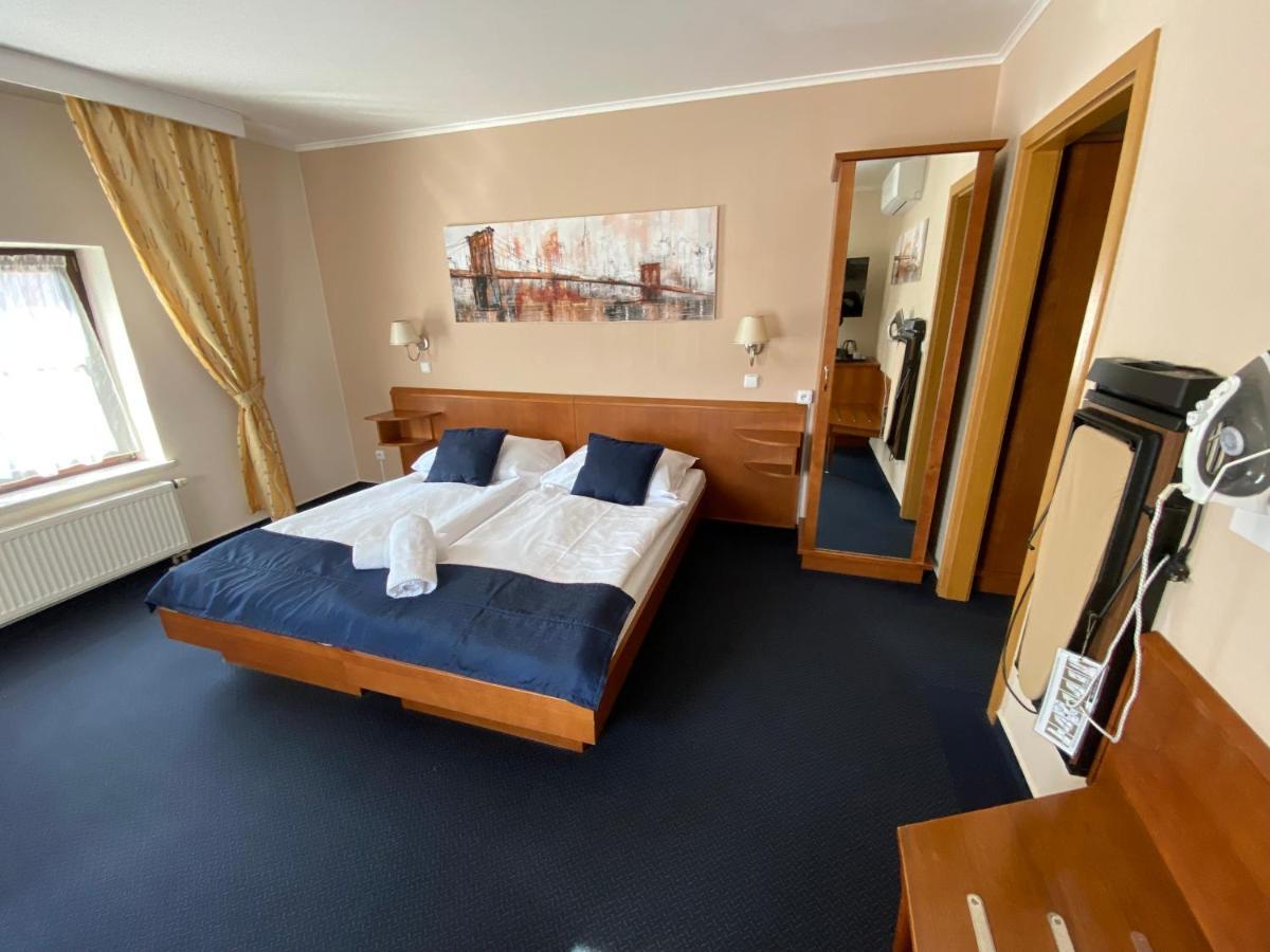 Zamecky Zlaty Orel 3* Hranice (Olomouc)